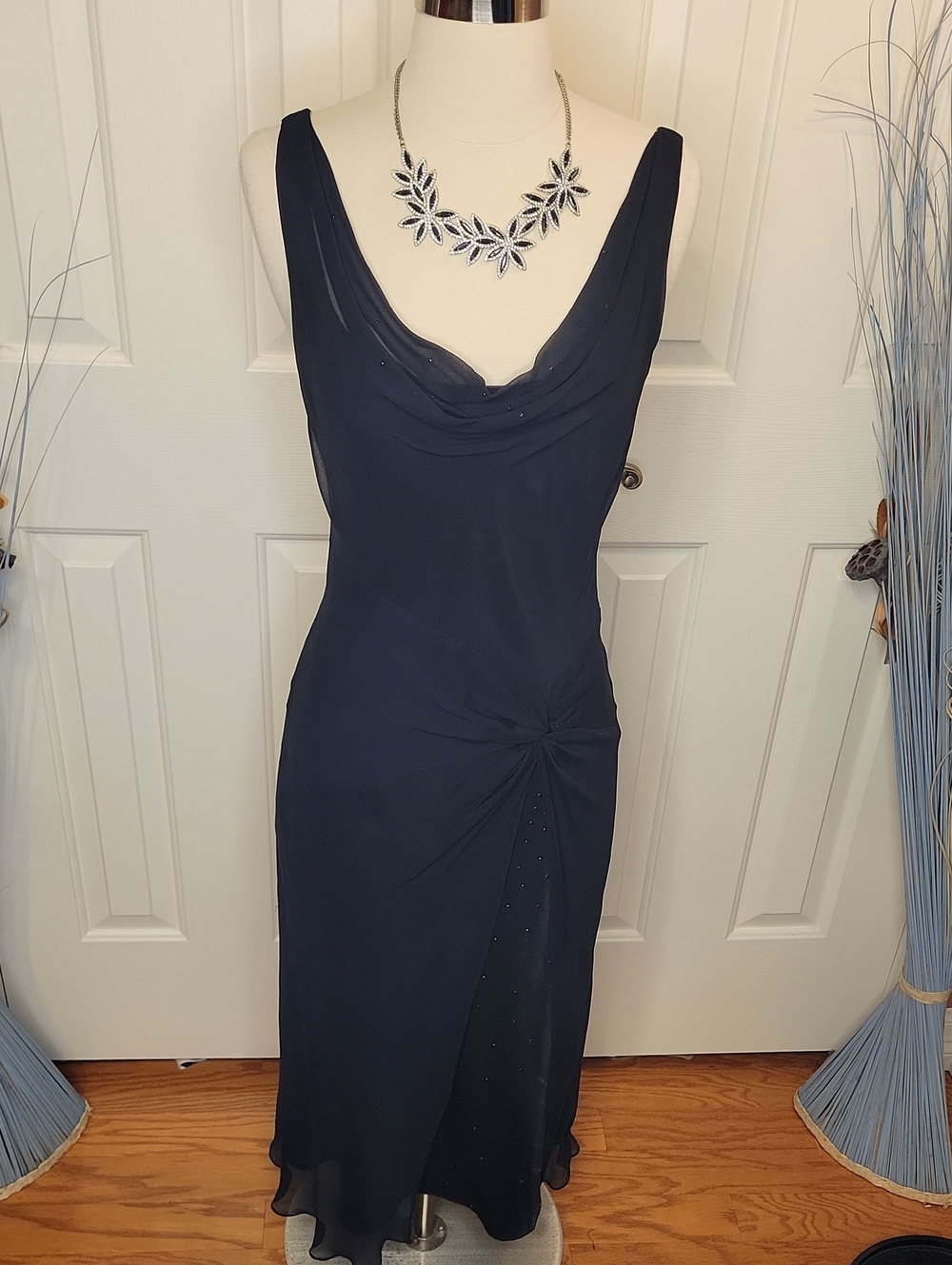 Elegant Black Sleeveless Cowl Neck Evening Dress